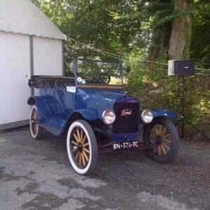 2-Ford-T-Touring-1923